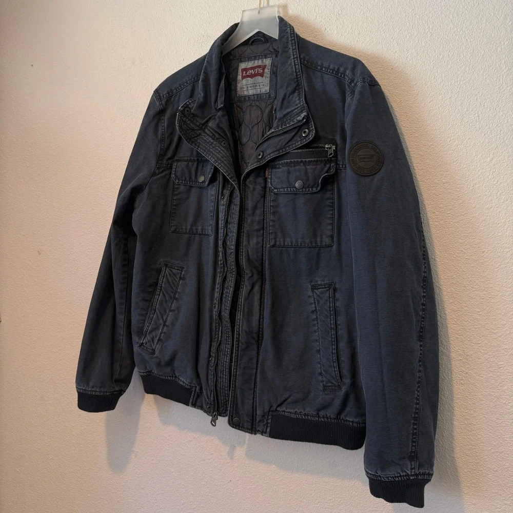 Levis levis mens